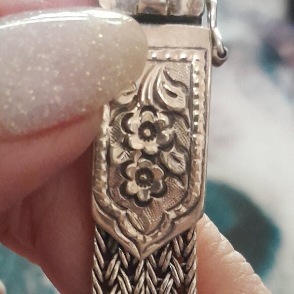 VINTAGE Repousse Bracelet - Picture 5 of 5
